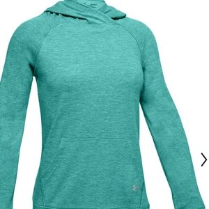 Girl under Armour coldGear infrared hoodie